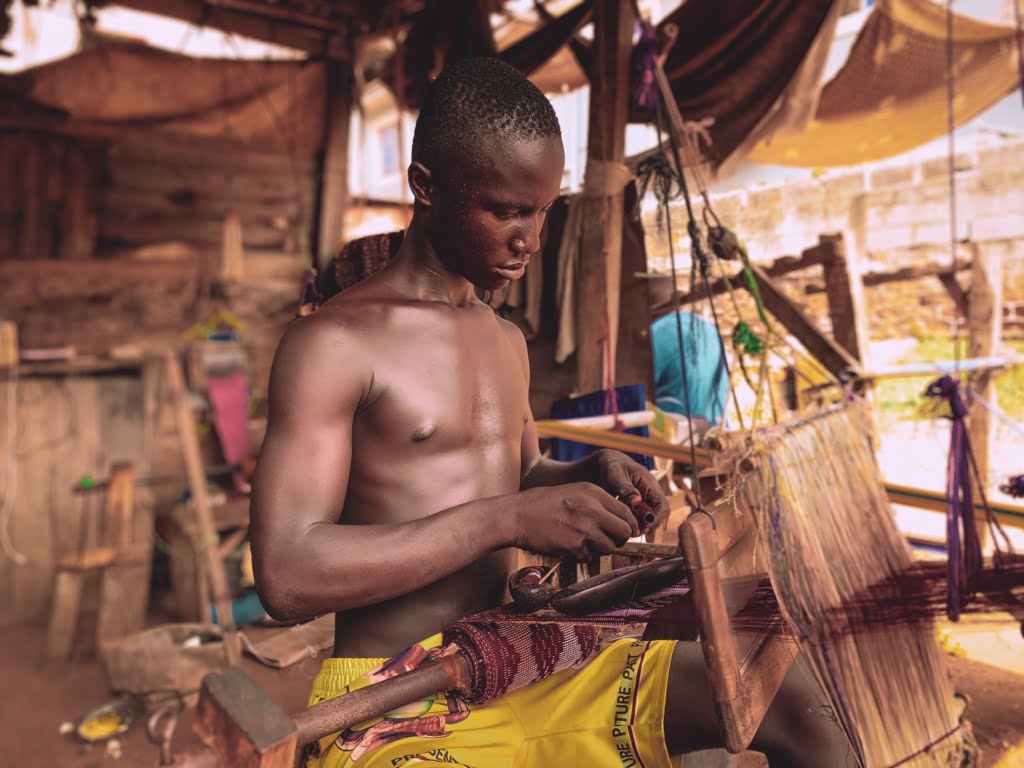how kente cloths are made